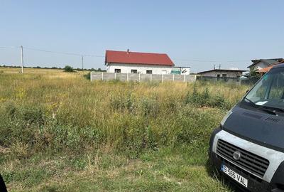 Teren de 504 mp, în Pădureni