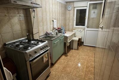 Apartament cu 2 camere semidecomandat, mobilat în Micro 38