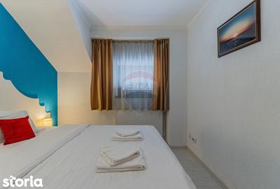 Casă cu 7 camere cu Teren 1004 Mp în Central - 2