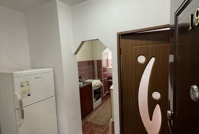 Garsonieră decomandată în Central