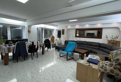 Apartament cu 5 camere decomandat, mobilat în Unirii