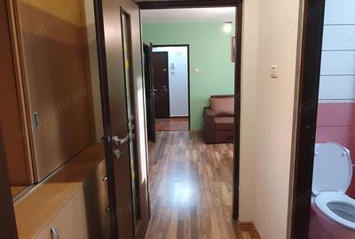 Apartament cu 2 camere semidecomandat în Micro I - 4