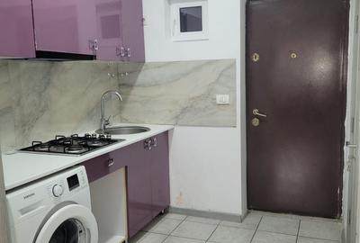 Garsonieră decomandată în Central