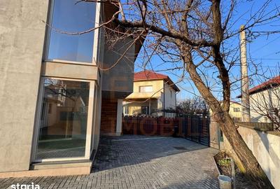 Casă cu 4 camere cu Teren 280 Mp în Central