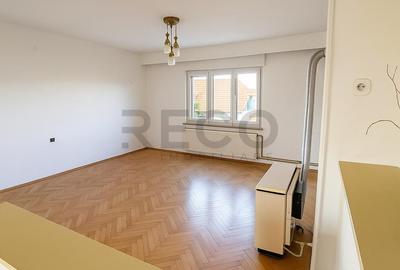 Casă cu 4 camere cu Teren 371 Mp în Central - 13