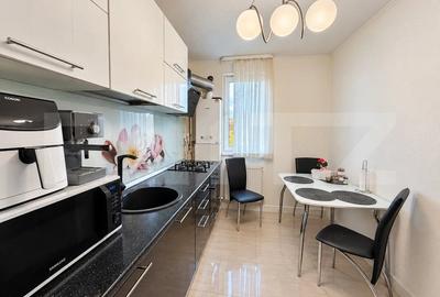 Apartament cu 3 camere decomandat în Filiași
