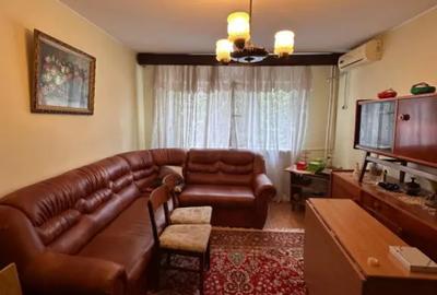 Apartament cu 4 camere decomandat în Poarta 6 - 15