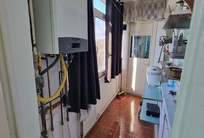 Apartament cu 2 camere semidecomandat în Onești