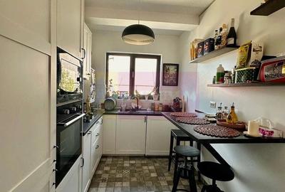Apartament cu 2 camere decomandat în Parcul Carol
