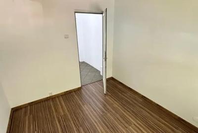 Spațiu comercial, de 50 mp, în Central - 5