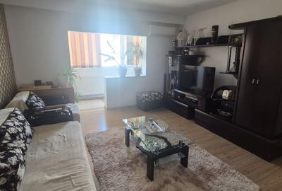 Apartament cu 3 camere decomandat în Găvana