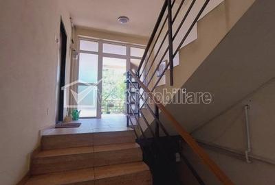 Apartament cu 4 camere decomandat în Andrei Mureșanu