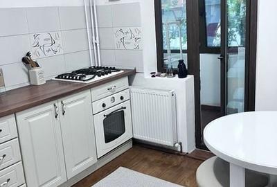 Apartament cu 2 camere decomandat în Nicolina