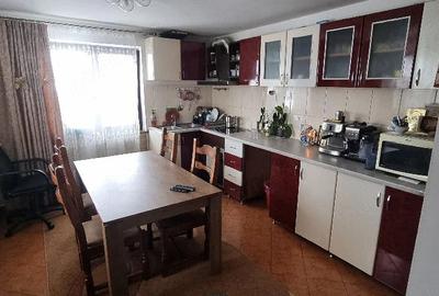 Casă cu 5 camere cu Teren 3000 Mp în Mitocu Dragomirnei - 6