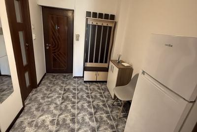 Garsonieră decomandată în Costin Georgian - 2