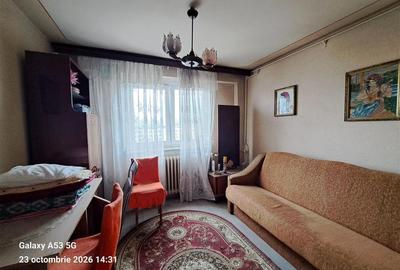 Apartament cu 2 camere decomandat în Titan