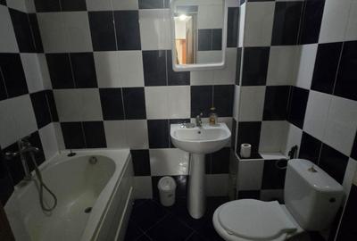 Apartament cu 2 camere decomandat în Republicii