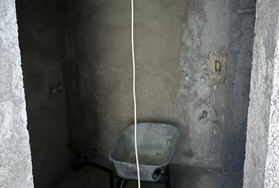 Casă cu 2 camere cu Teren 10 Mp în Eroii Revoluției