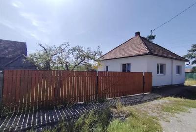 Casă cu 2 camere cu Teren 422 Mp în Vale