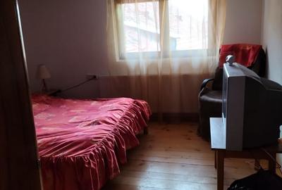 Casă cu 5 camere cu Teren 180 Mp în Schei