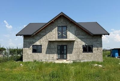Casă cu 5 camere cu Teren 686 Mp în Letea Veche - 2