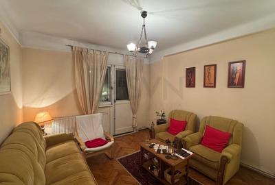 Apartament cu 4 camere decomandat în Moșilor