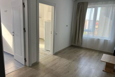 Garsonieră semidecomandată în Apărătorii Patriei