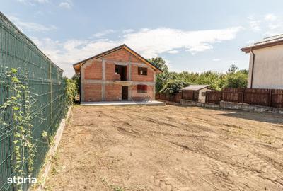 Casă cu 5 camere cu Teren 1000 Mp în Balotești