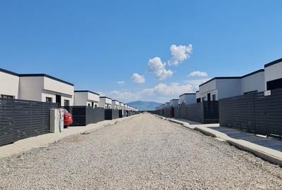 Casă cu 4 camere cu Canalizare în Tărlungeni - 11