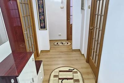 Apartament cu 2 camere decomandat în Micro 17