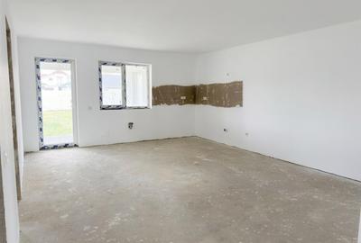 Duplex cu 5 camere cu Canalizare în Nojorid - 2