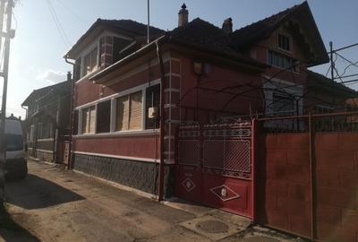 Casă cu 4 camere în Central - 8