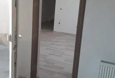 Apartament cu 2 camere semidecomandat în Tractorul - 2