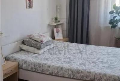 Apartament cu 3 camere decomandat în Buziașului