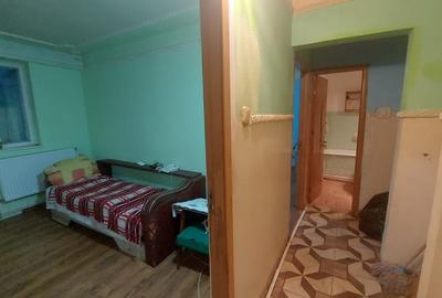 Apartament cu 3 camere semidecomandat în Micro 38 - 4