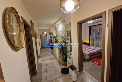Apartament cu 5 camere, mobilat în UMT