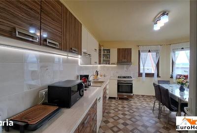 Casă cu 5 camere cu Teren 520 Mp în Cetate