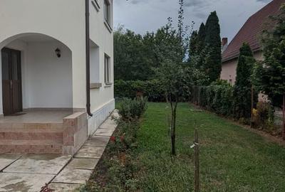 Casă cu 5 camere cu Teren 500 Mp în Central - 9