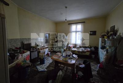 Casă individuală cu 6 camere cu Canalizare în Central - 3