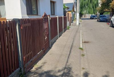 Casă cu 3 camere cu Teren 200 Mp în 23 August - 1