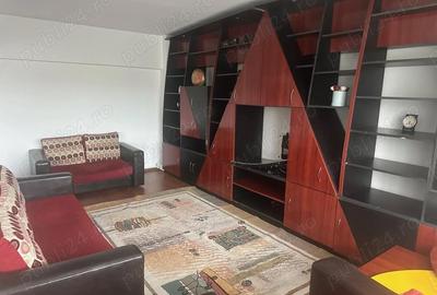 Apartament cu 3 camere decomandat în Central - 1