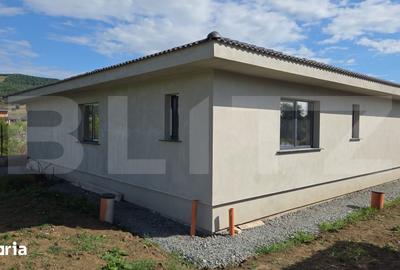 Casă cu 4 camere cu Teren 600 Mp în Unirea