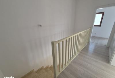 Casă cu 4 camere cu Teren 350 Mp în Central