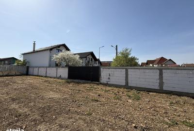 Casă cu 4 camere în Cristian