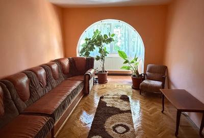 Apartament cu 3 camere decomandat în Central - 1
