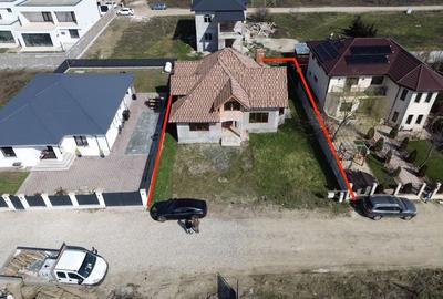 Casă individuală cu 7 camere cu Garaj în Est - 1
