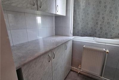 Apartament cu 2 camere decomandat în 1 Mai