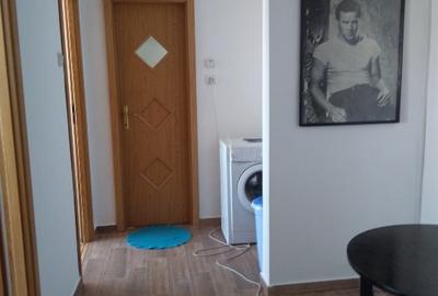 Apartament cu 3 camere decomandat în Obor