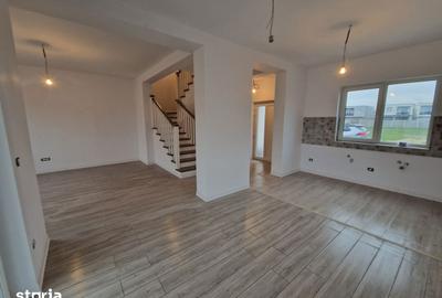Casă cu 4 camere cu Teren 250 Mp în Bucovăț - 6