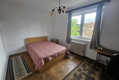 Apartament cu 3 camere decomandat, mobilat în Central - 1